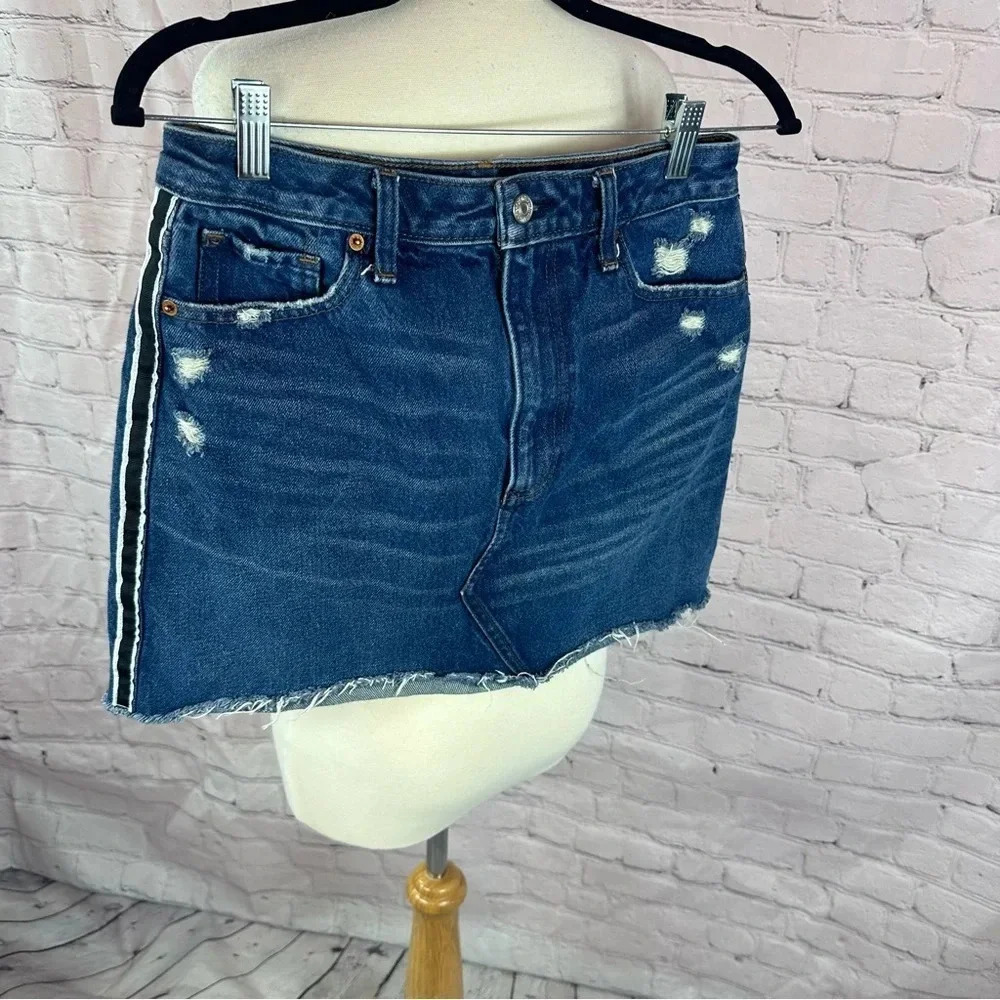 Abercrombie and Fitch denim jean mini skirt size 28 6
